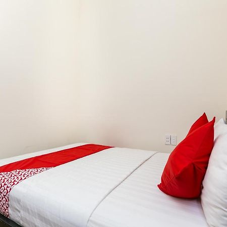 Oyo 438 Small Bay Hotel 胡志明市 外观 照片