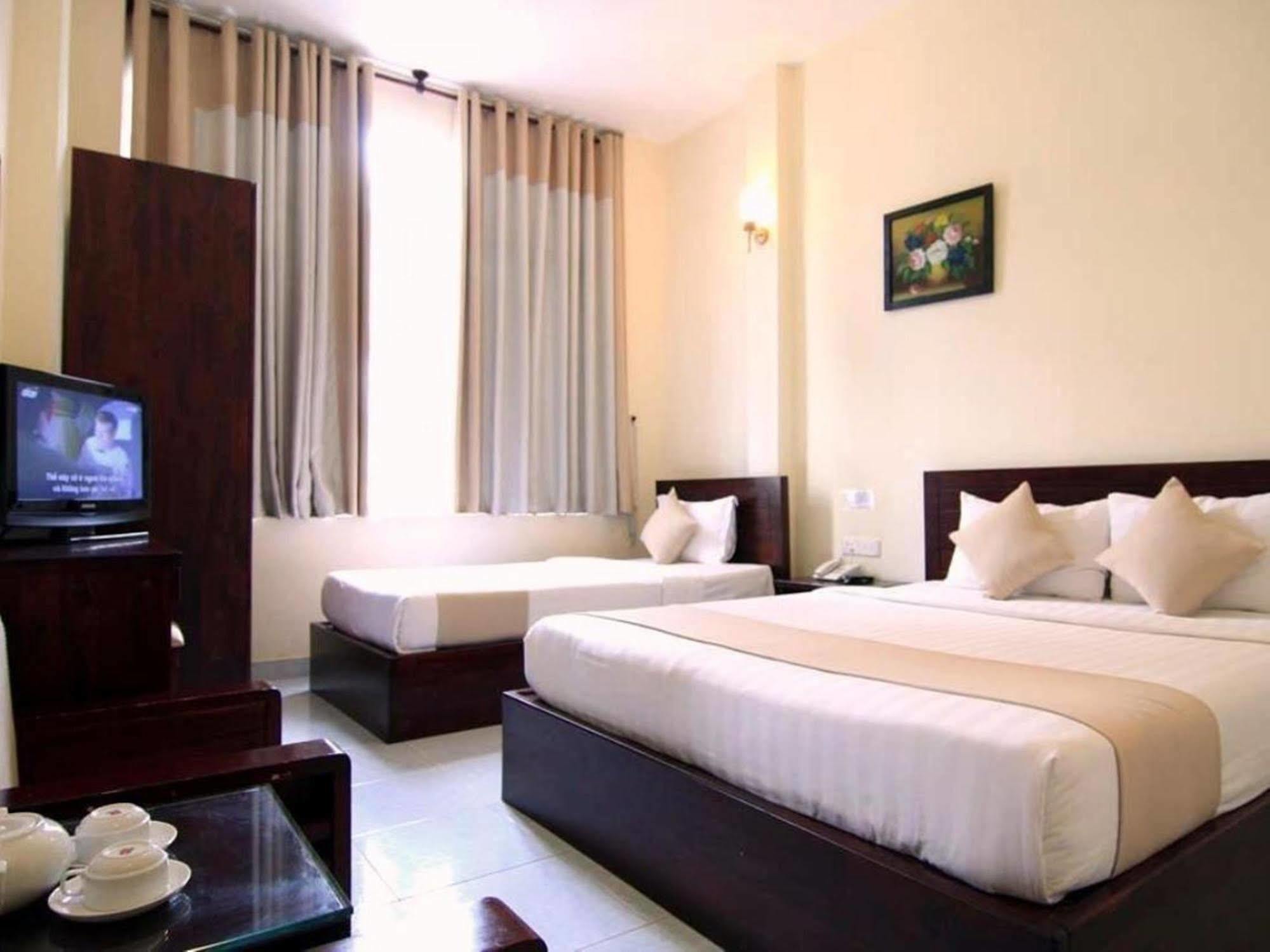 Oyo 438 Small Bay Hotel 胡志明市 外观 照片