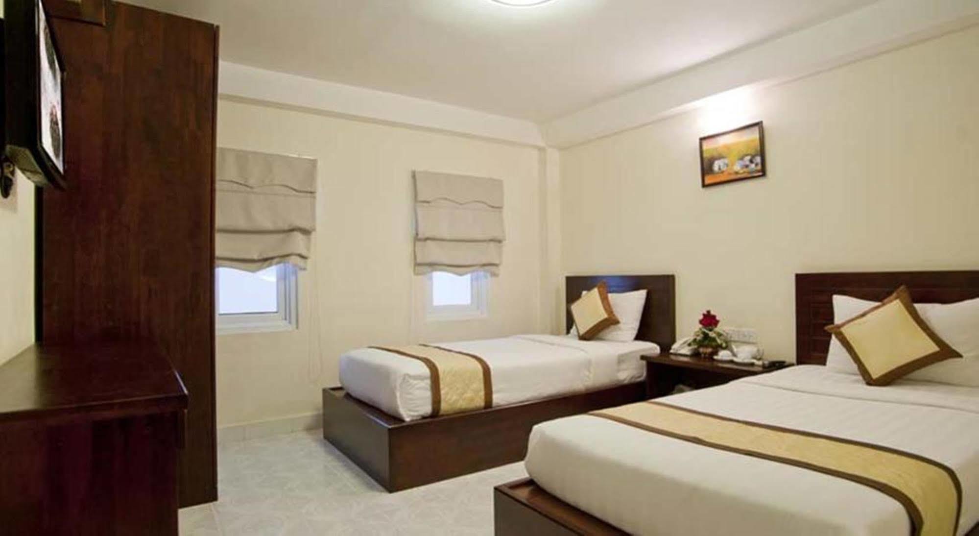 Oyo 438 Small Bay Hotel 胡志明市 外观 照片