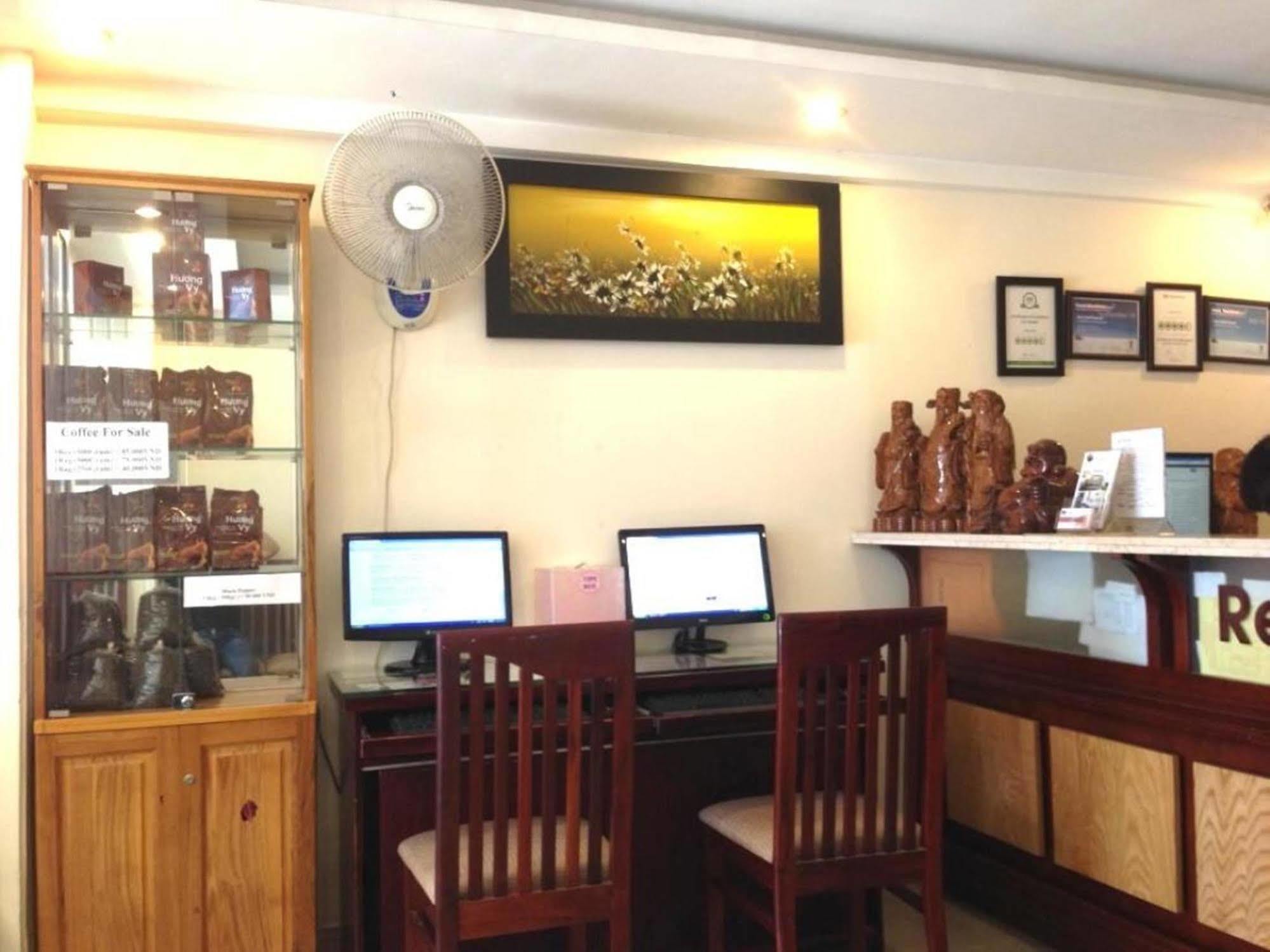 Oyo 438 Small Bay Hotel 胡志明市 外观 照片