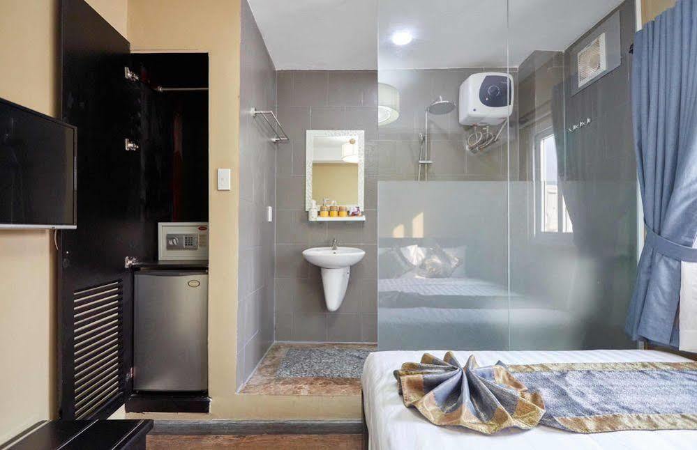 Oyo 438 Small Bay Hotel 胡志明市 外观 照片