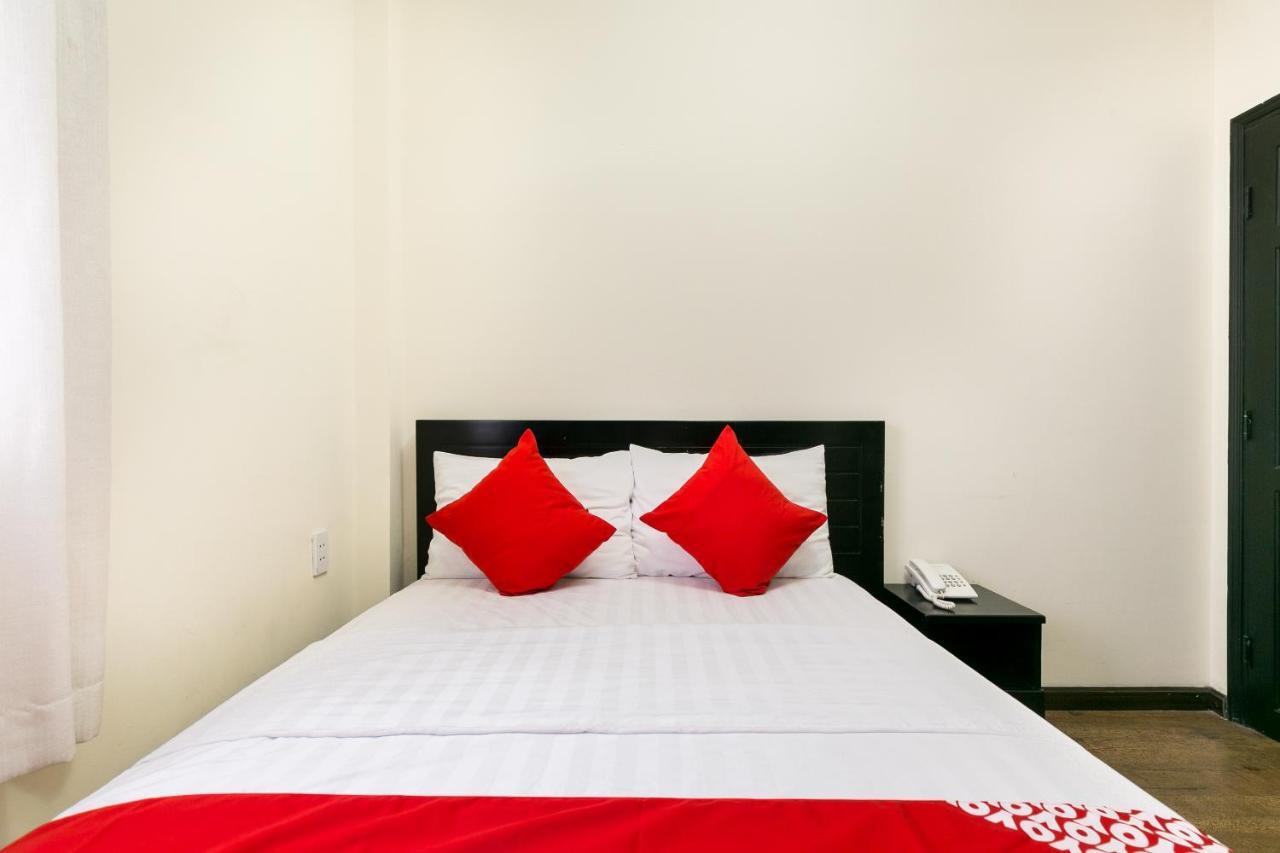 Oyo 438 Small Bay Hotel 胡志明市 外观 照片