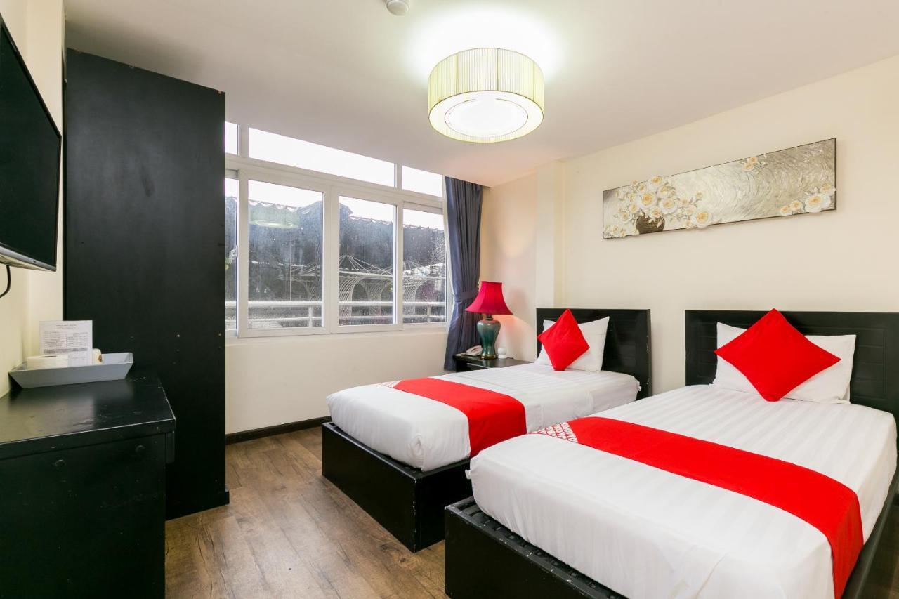 Oyo 438 Small Bay Hotel 胡志明市 外观 照片