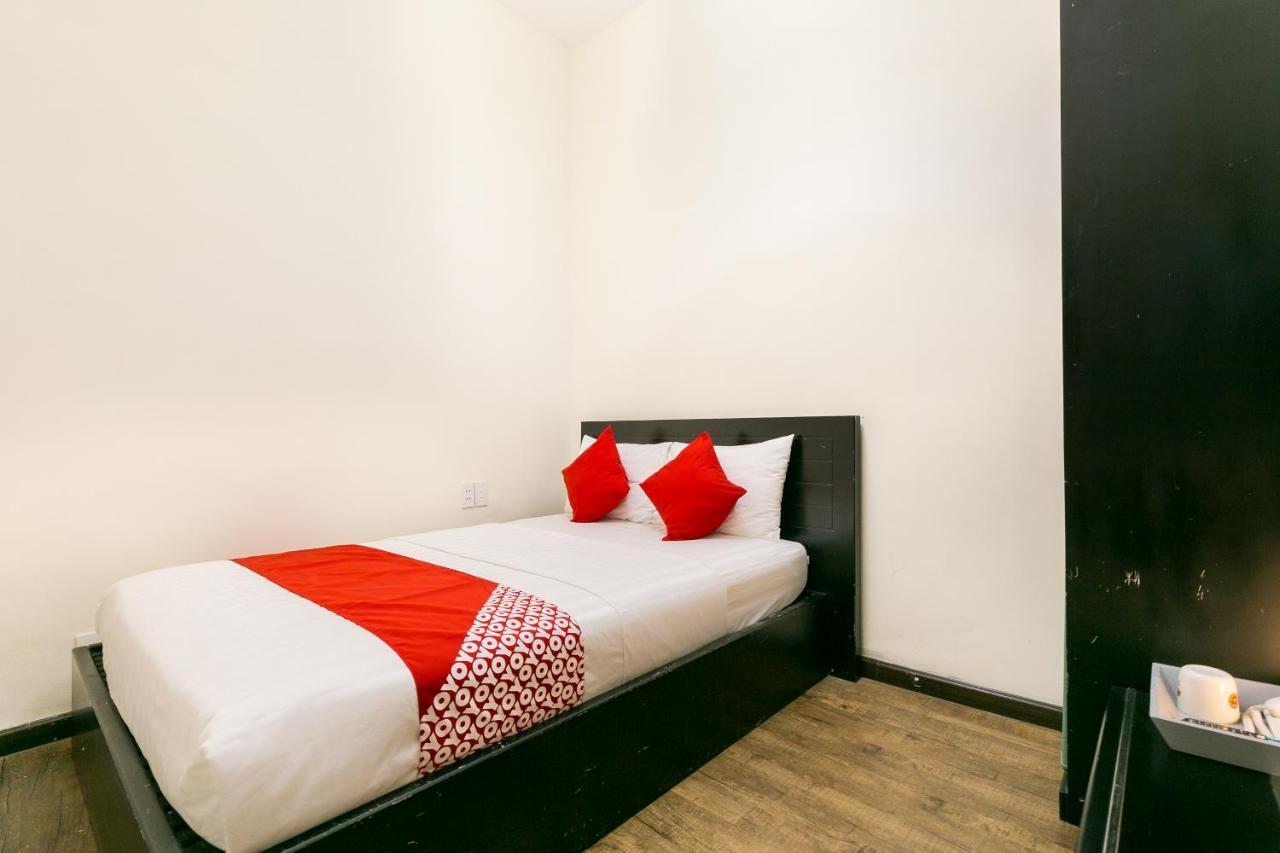 Oyo 438 Small Bay Hotel 胡志明市 外观 照片