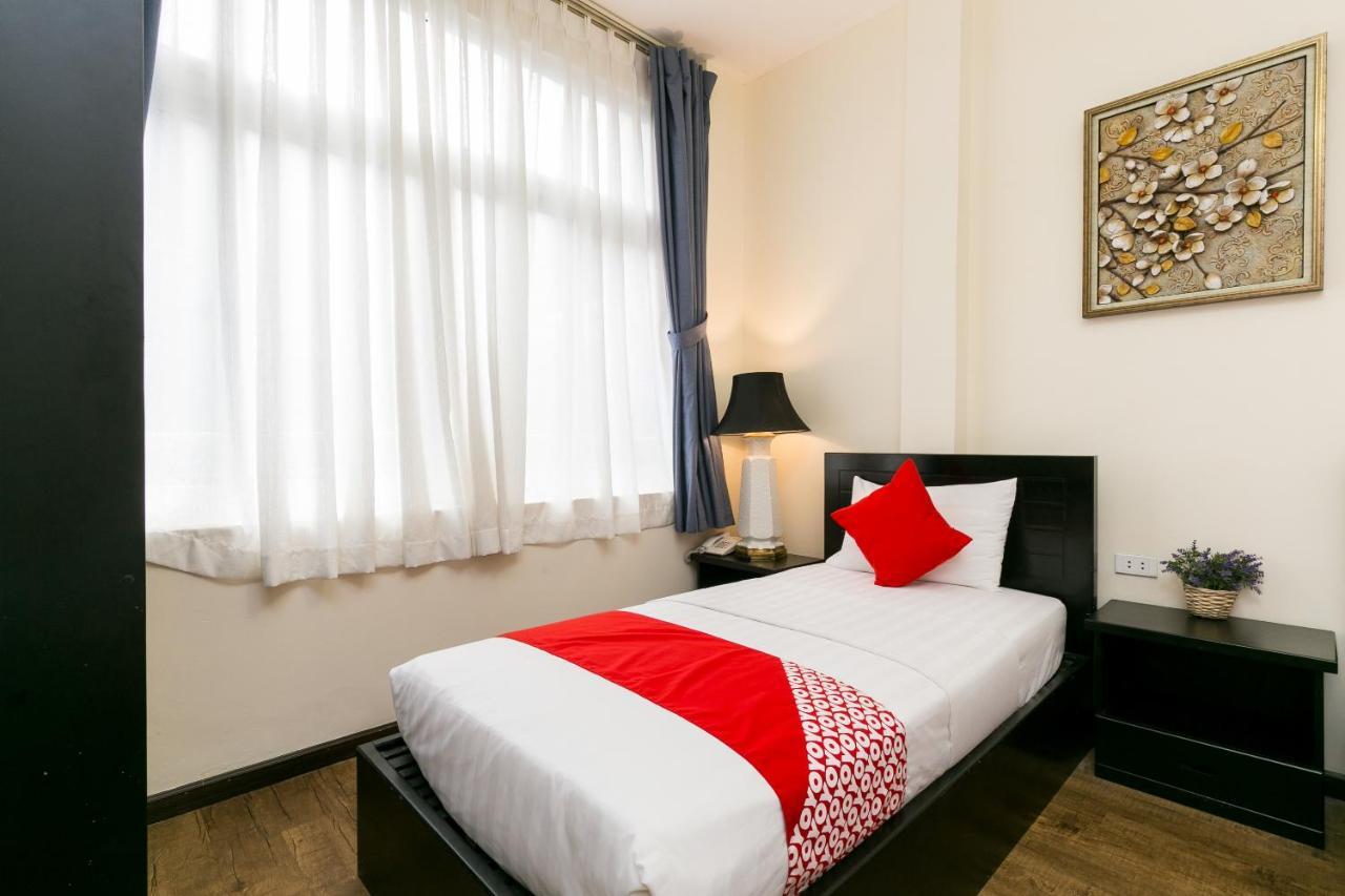 Oyo 438 Small Bay Hotel 胡志明市 外观 照片