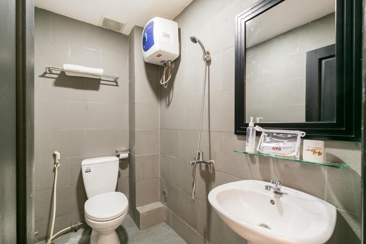 Oyo 438 Small Bay Hotel 胡志明市 外观 照片